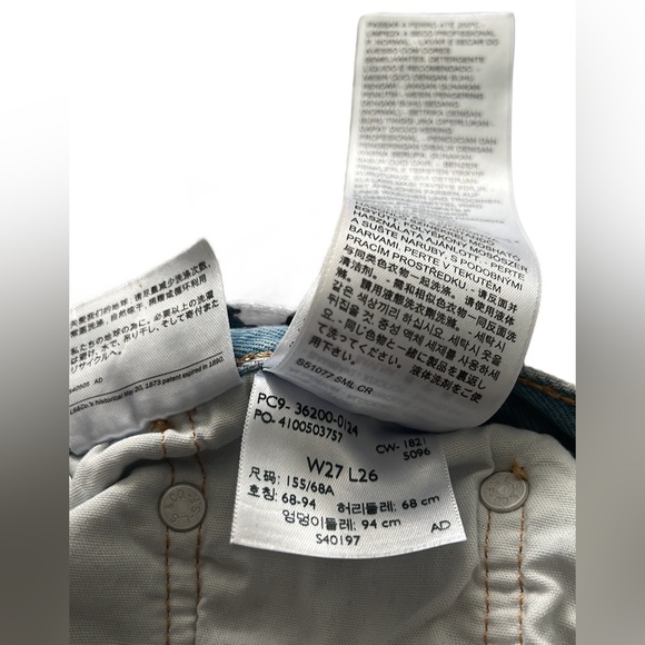 NWOT Levi’s - Original Cropped Women’s Jeans - W27 L26 - Picture 15 of 15